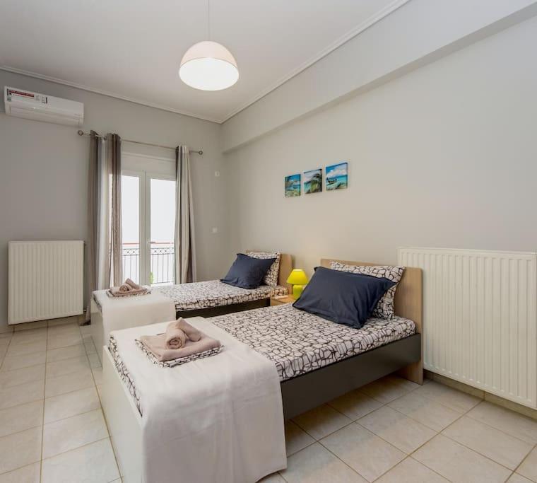 Thano's Stylish Flat Just 150m To The * Faraí