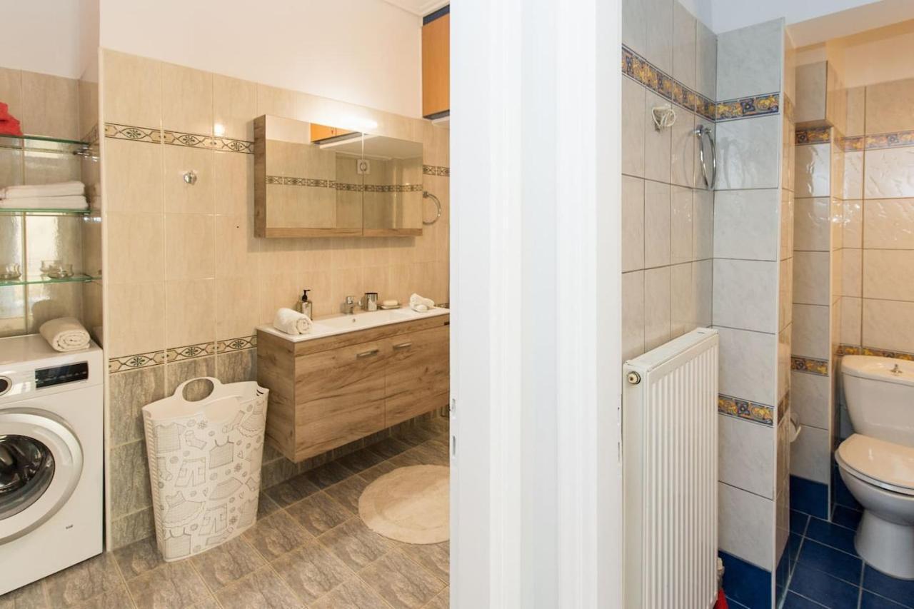 Thano's Stylish Flat Just 150m To The * Faraí